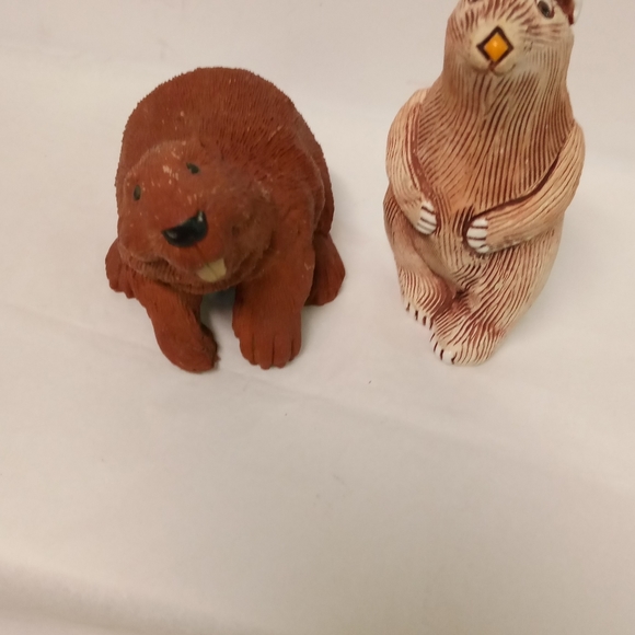 Lot 2 Vintage Beaver Figurines Hand-Painted Solid Resin - Picture 6 of 6